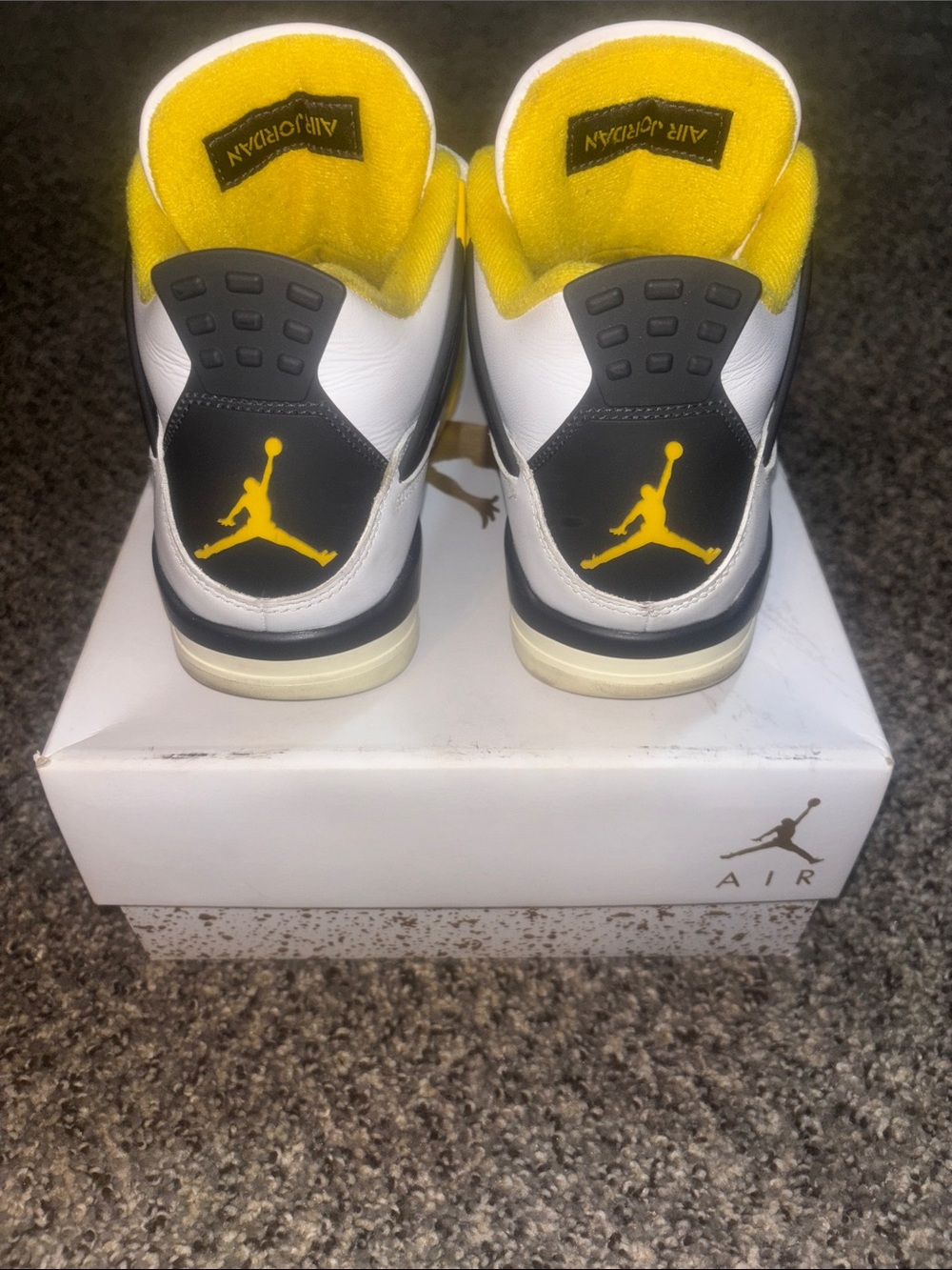 Air Jordan 4 Retro Vivid Sulfur White Yellow Jordans - Picture 4 of 6
